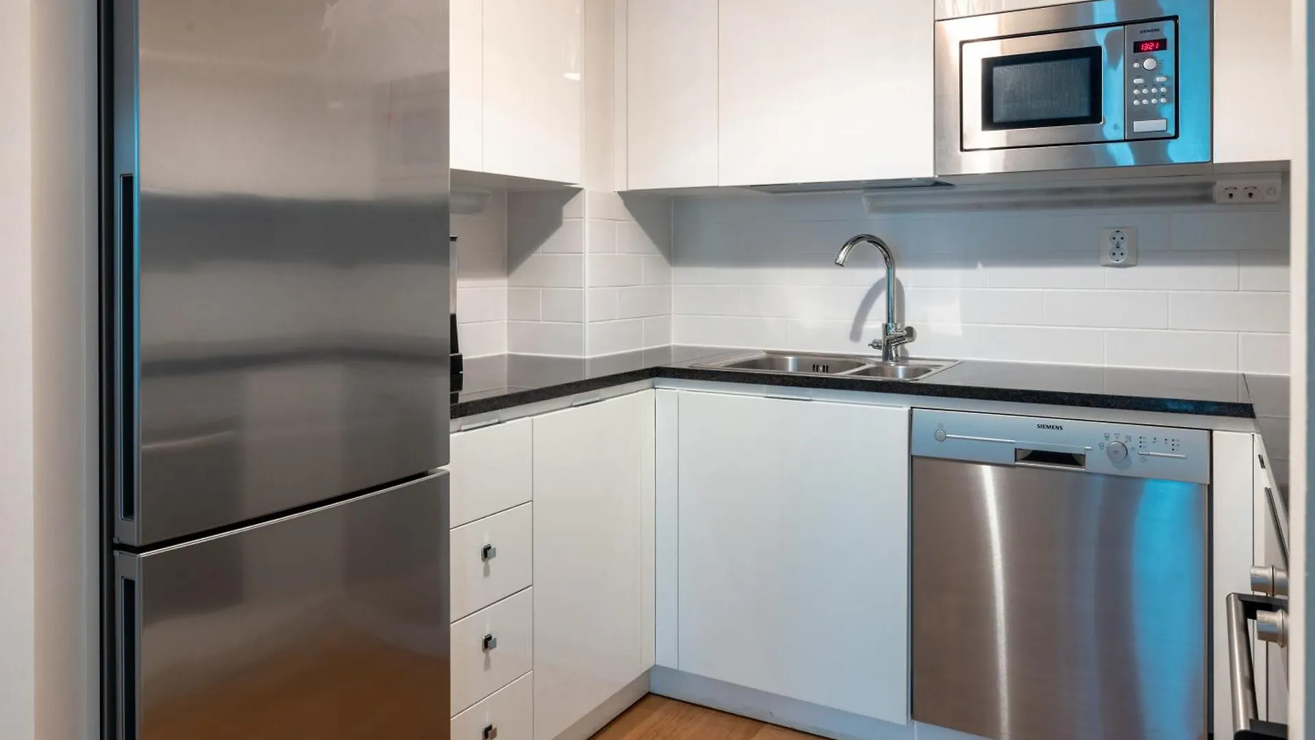 2Ndhomes Modern & Cozy 2Br Apartment In City Center Helsingfors